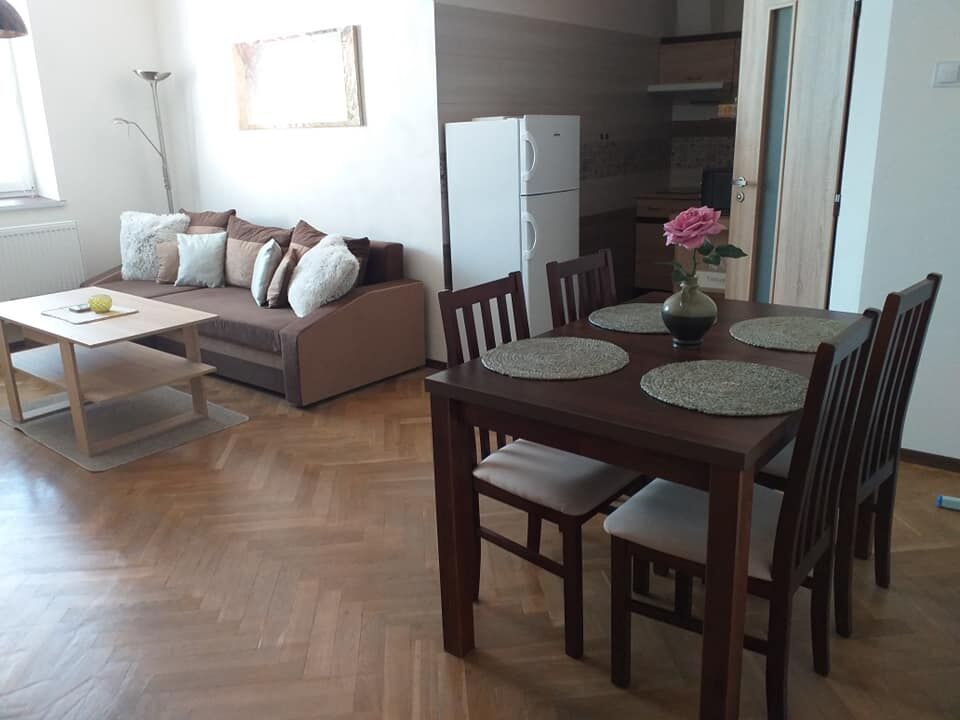 Apartmán DE LUXE s jídelní a kuchyňskou částí